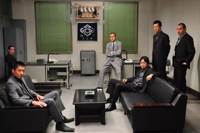 刘德华十部必看黑帮电影,香港十大必看黑帮电影刘德华