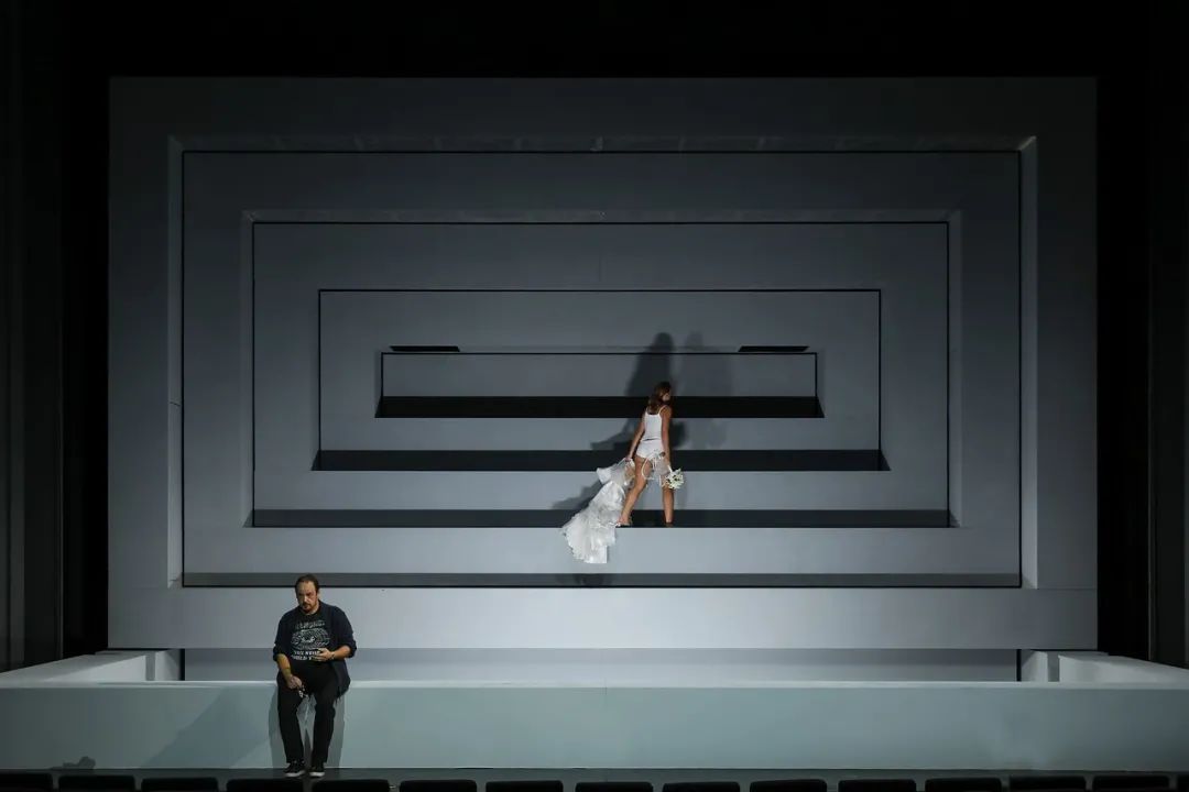 SebastianHannak/震撼心灵的舞台空间美学