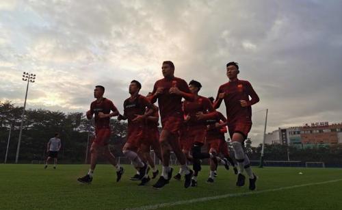 国足间歇跑4分40配速,国足队员体能怎么样