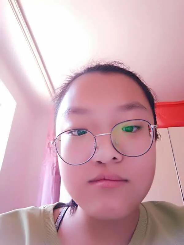 做事认真的孩子会越来越优秀,懂事的孩子认真做事的样子好