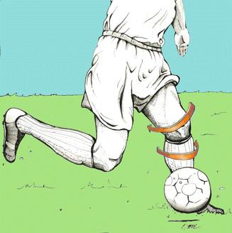 足球训练可以用这种方法分析膝关节的稳定