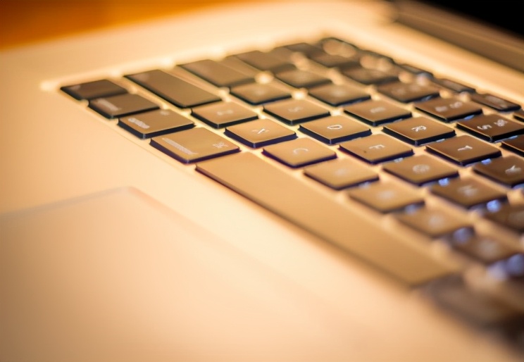 电脑空格该怎么弄,电脑空格键进行输入