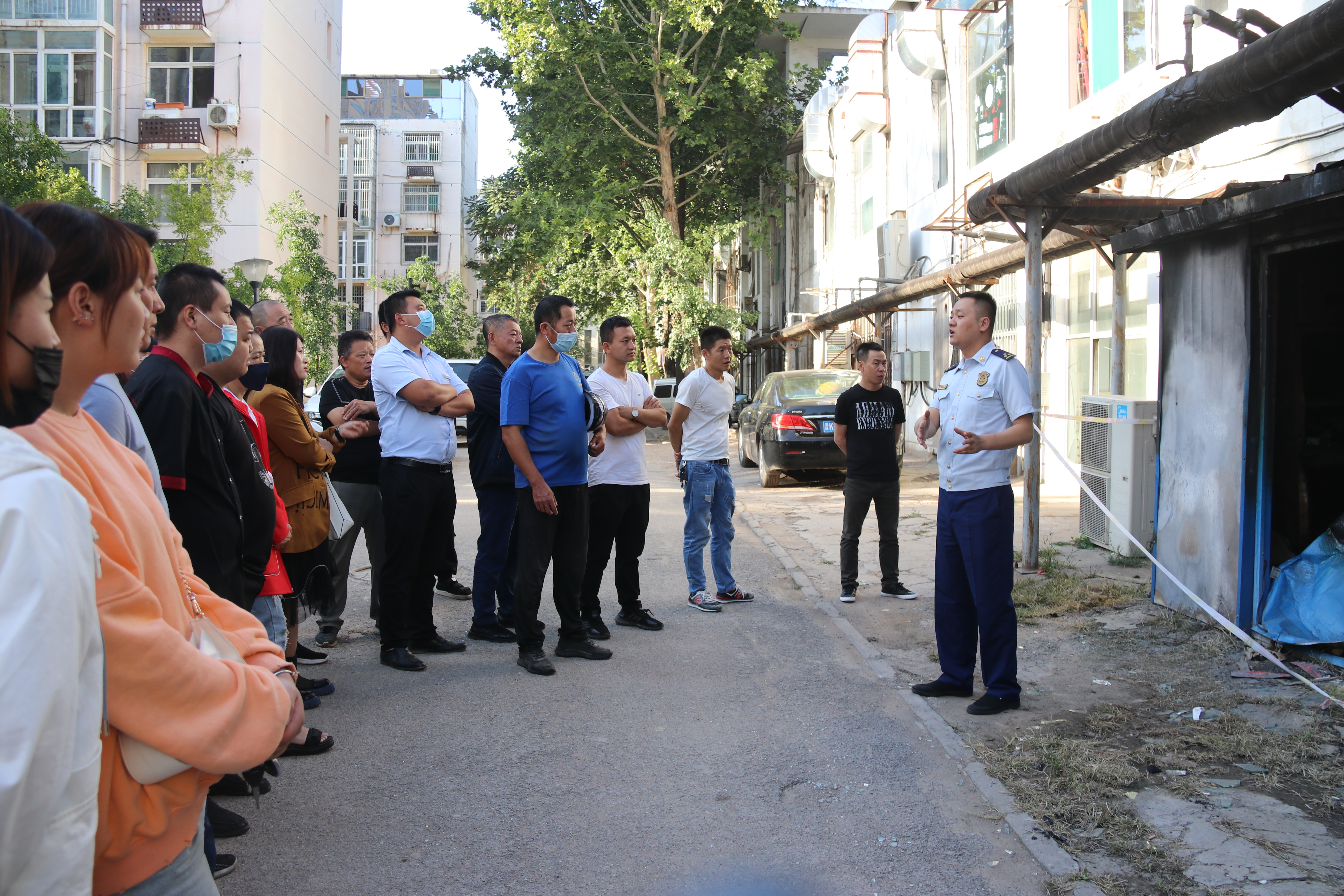 火上浇油真的可以浇灭火吗,火上浇油能扑灭吗