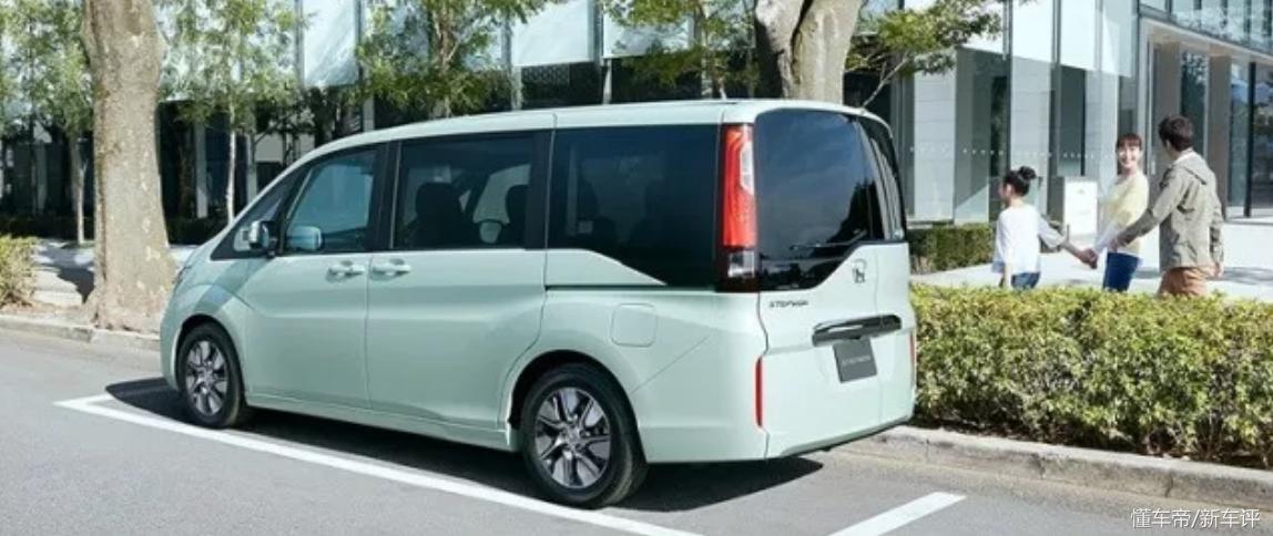 怎么现在的车都不加保险杠了,现在的车子没有前保险杠吗