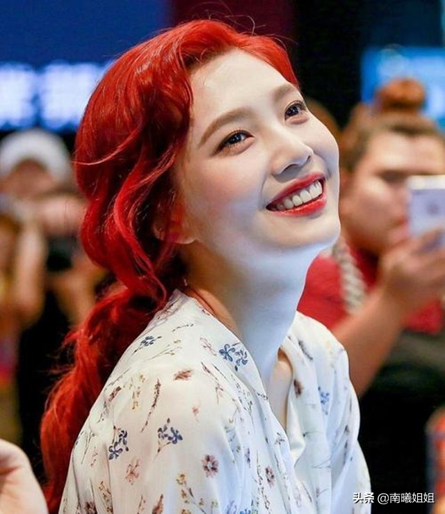 黑茶棕和黑茶灰哪种发色更显白,显白发色这才是真正的黑茶色