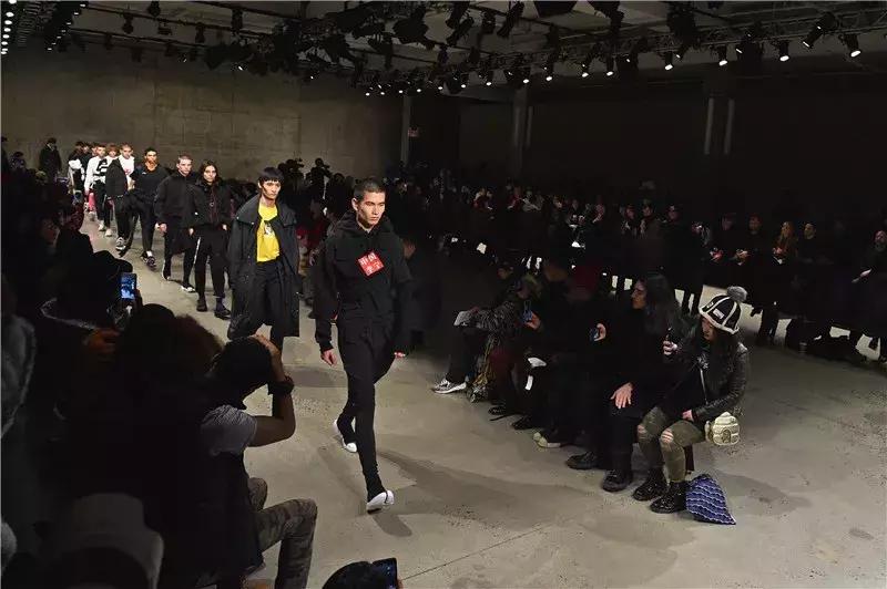 李宁市值最新事件,李宁从国潮变国潮