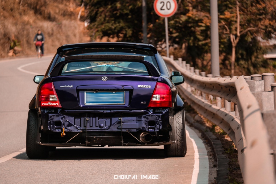 几几年的马自达323最好看,亲手打造超级车