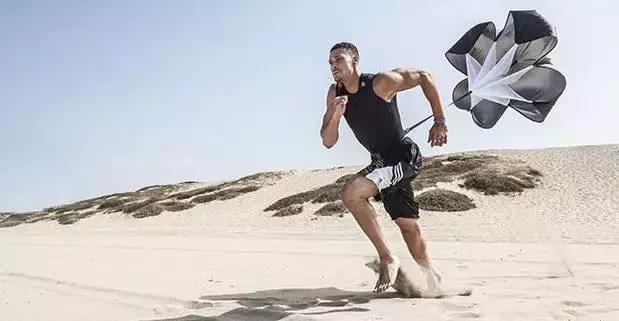 一战比肩名宿数据联盟顶尖！骑士秘密*器武**被激活曾2周长高5厘米