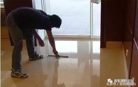 瓷砖除蜡前和除蜡后的拖地效果,贴完瓷砖如何除蜡