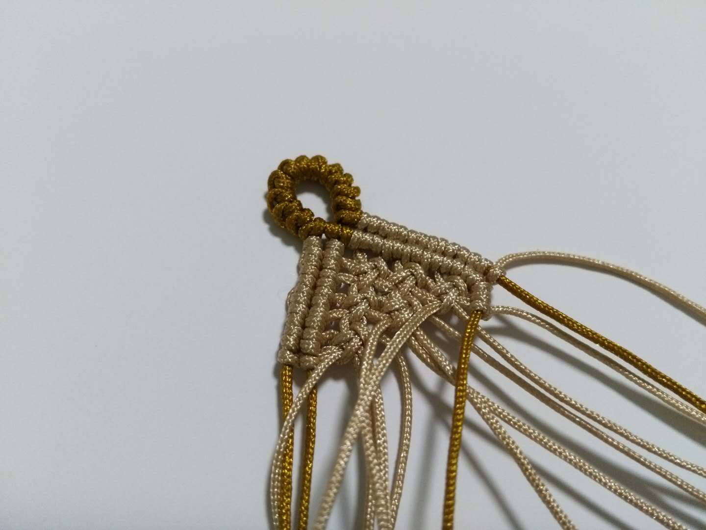 编绳花做法,手绳复杂编织教程