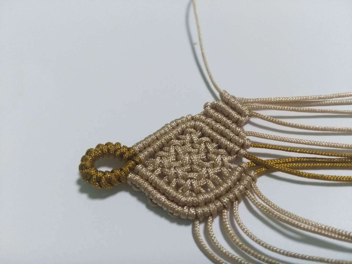 编绳花做法,手绳复杂编织教程