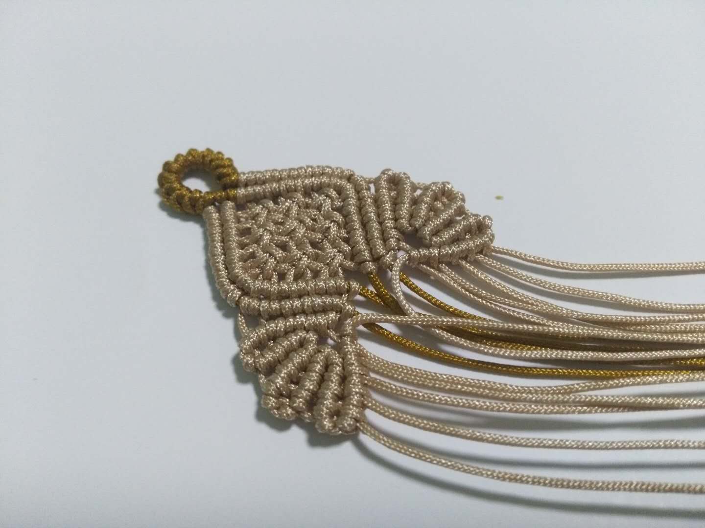 编绳花做法,手绳复杂编织教程