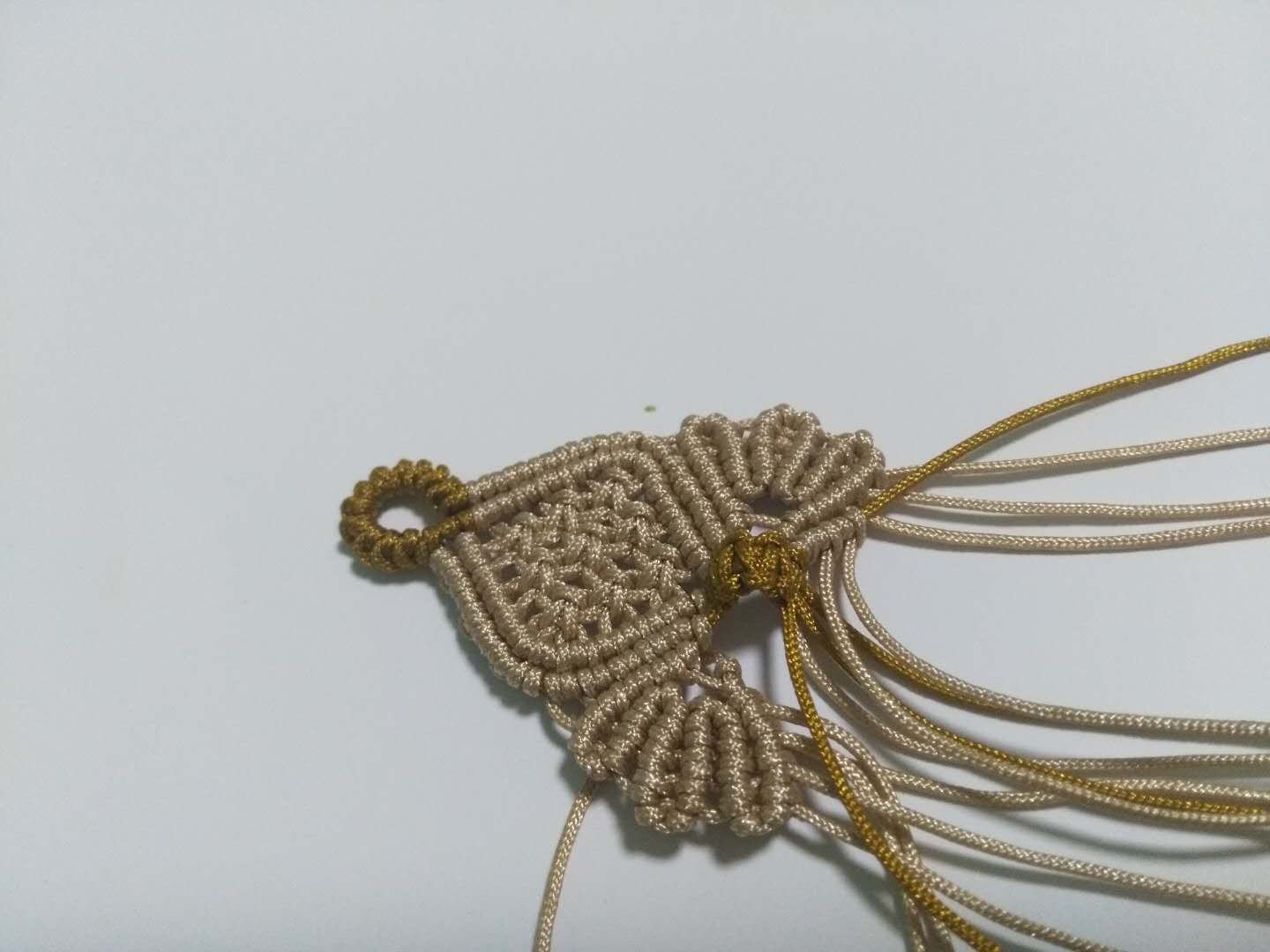 编绳花做法,手绳复杂编织教程