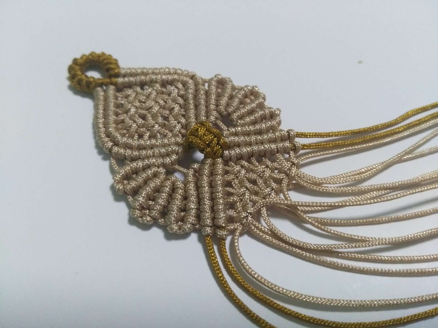 编绳花做法,手绳复杂编织教程