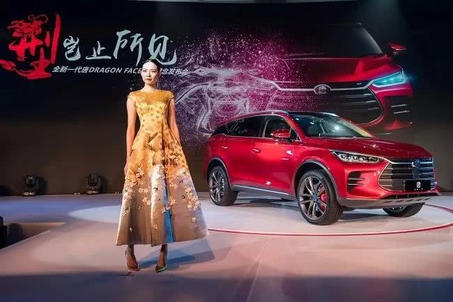 范冰冰阿玛尼高定,范冰冰造型师品牌大秀