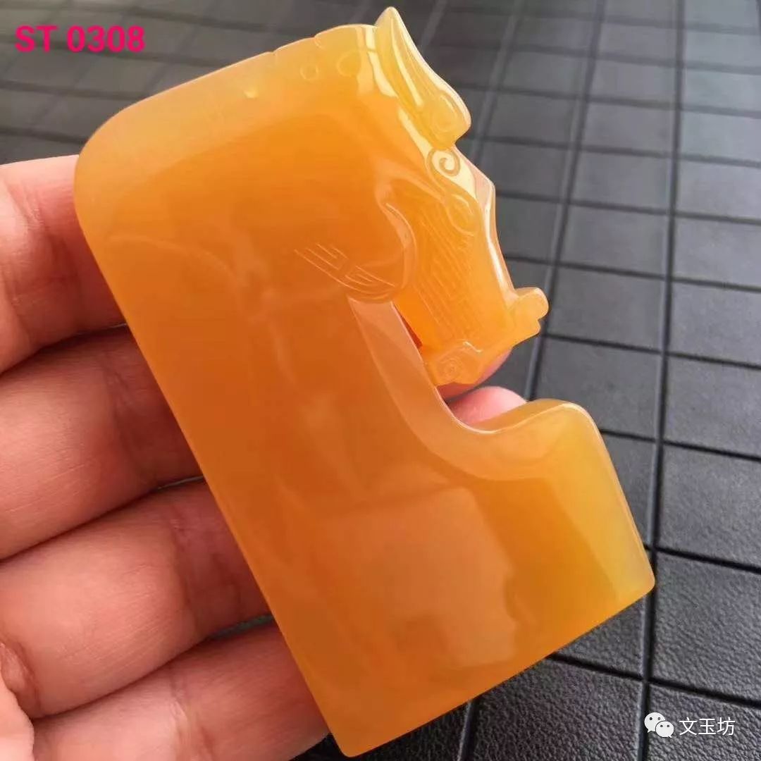 黄龙玉黄蜡石金丝玉区别,黄龙玉是不是黄蜡石