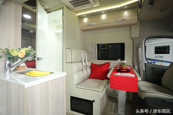 原厂豪华2018款大通长轴b型房车,大通无中门版的b型房车