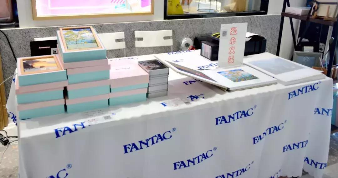 早春三月,金鹰湖畔,“爱的奉献”,与你相约......