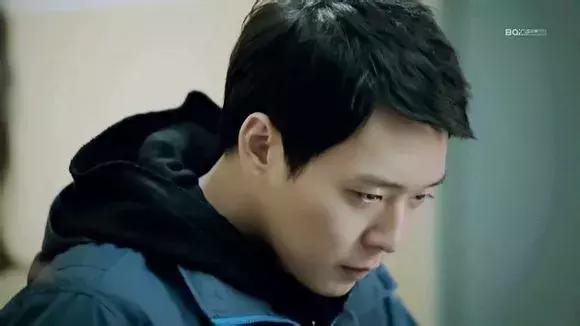 发际线高额头太饱满适合什么发型,发际线大额头高适合的发型