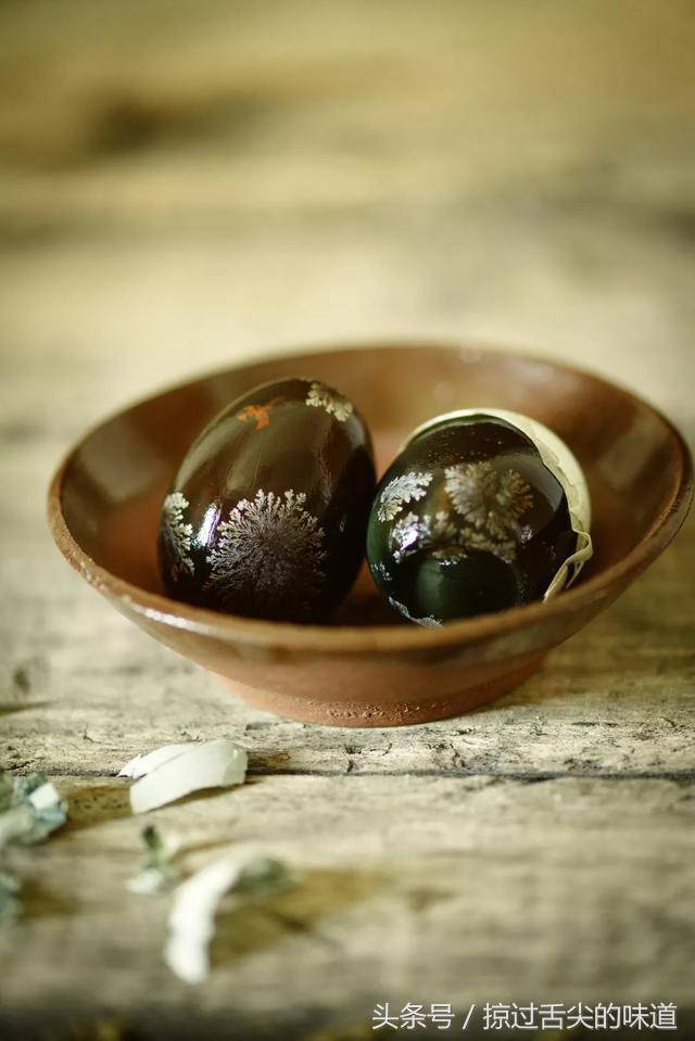 皮蛋瘦肉粥皮蛋可以不煮吗,皮蛋有毒吗是怎样做的