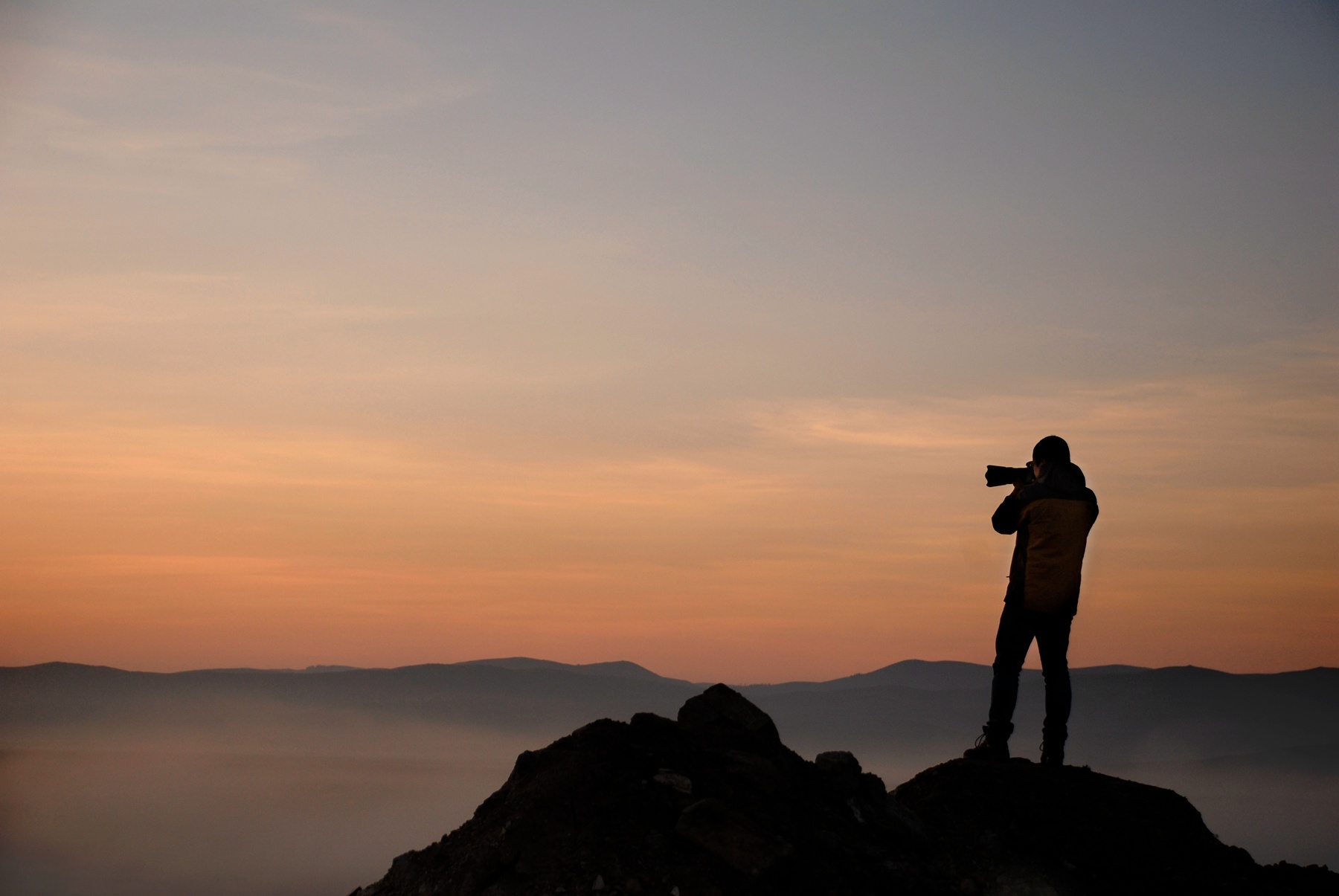 新手怎么挑选单反,新手买单反相机推荐入门选哪款