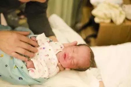 顺产时一般内检几次,顺产内检是什么操作