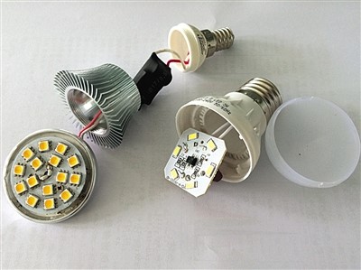 led灯蓝光对眼睛的危害,led灯中蓝光对皮肤的作用