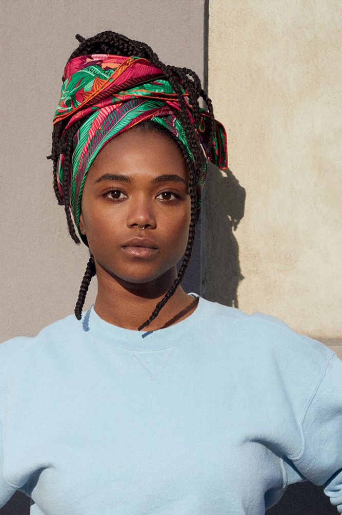 入手一条爱马仕的丝巾,超过5种以上穿搭打法,只看你会不会运用