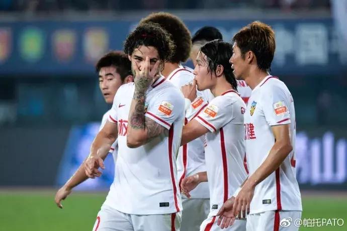 帕托表白迪丽热巴上热搜了吗,帕托示爱迪丽热巴视频