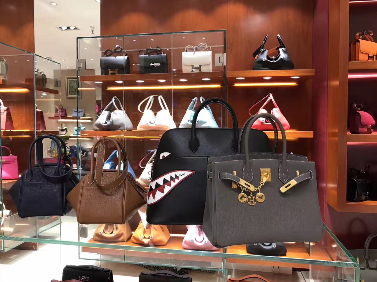 怎么知道皮料是真皮还是人造革,怎样看是不是真皮