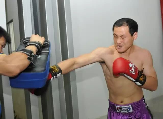 散打技术提问,什么时间段练散打最好