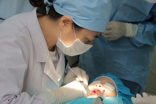 儿童全麻治牙后最常见的后遗症,儿童看牙为什么要全麻