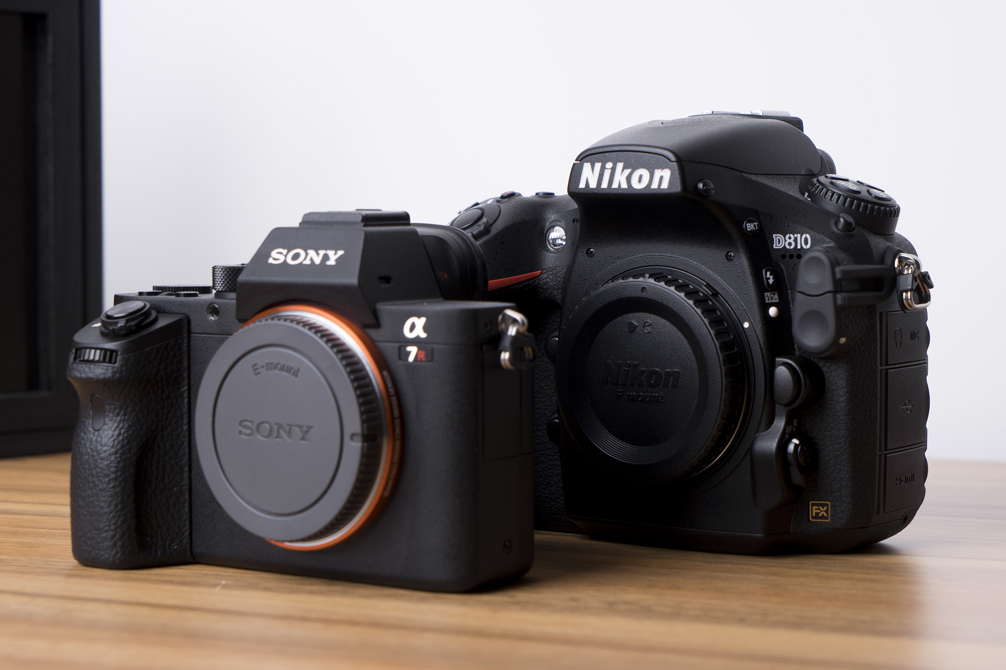 尼康d810换a7r2 (尼康d810与索尼a7r2对比)