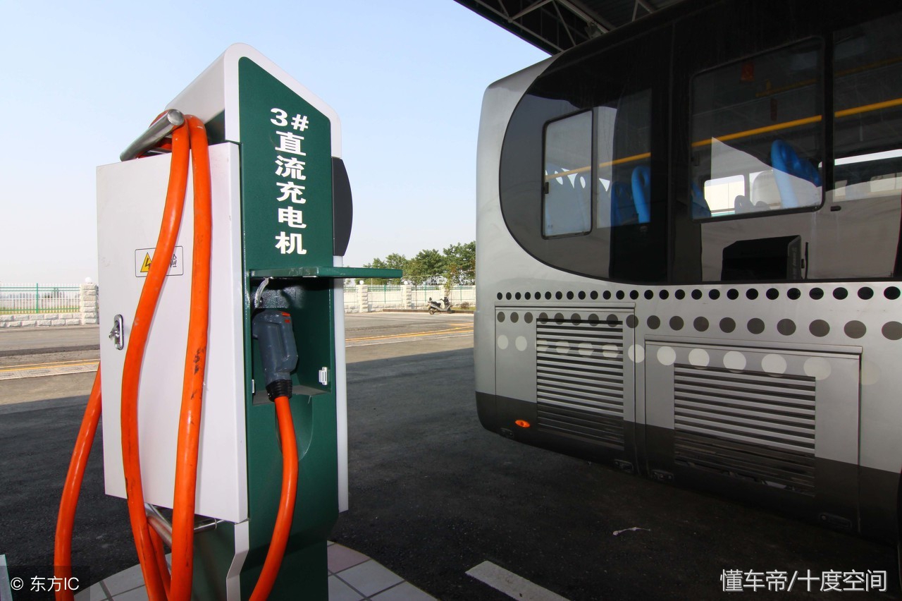 新能源车载充电机和充电桩哪个好,新能源汽车充电桩对比