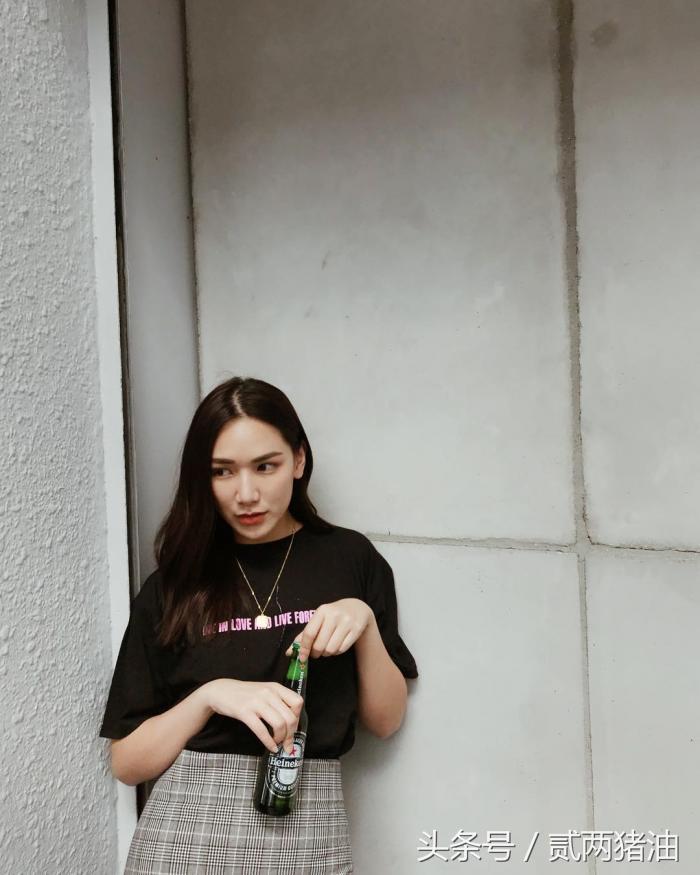 别再一成不变的穿你的Tee了，来些不一样的吧~