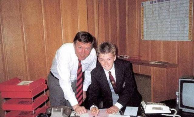 站着的霍金,站起来的霍金多高