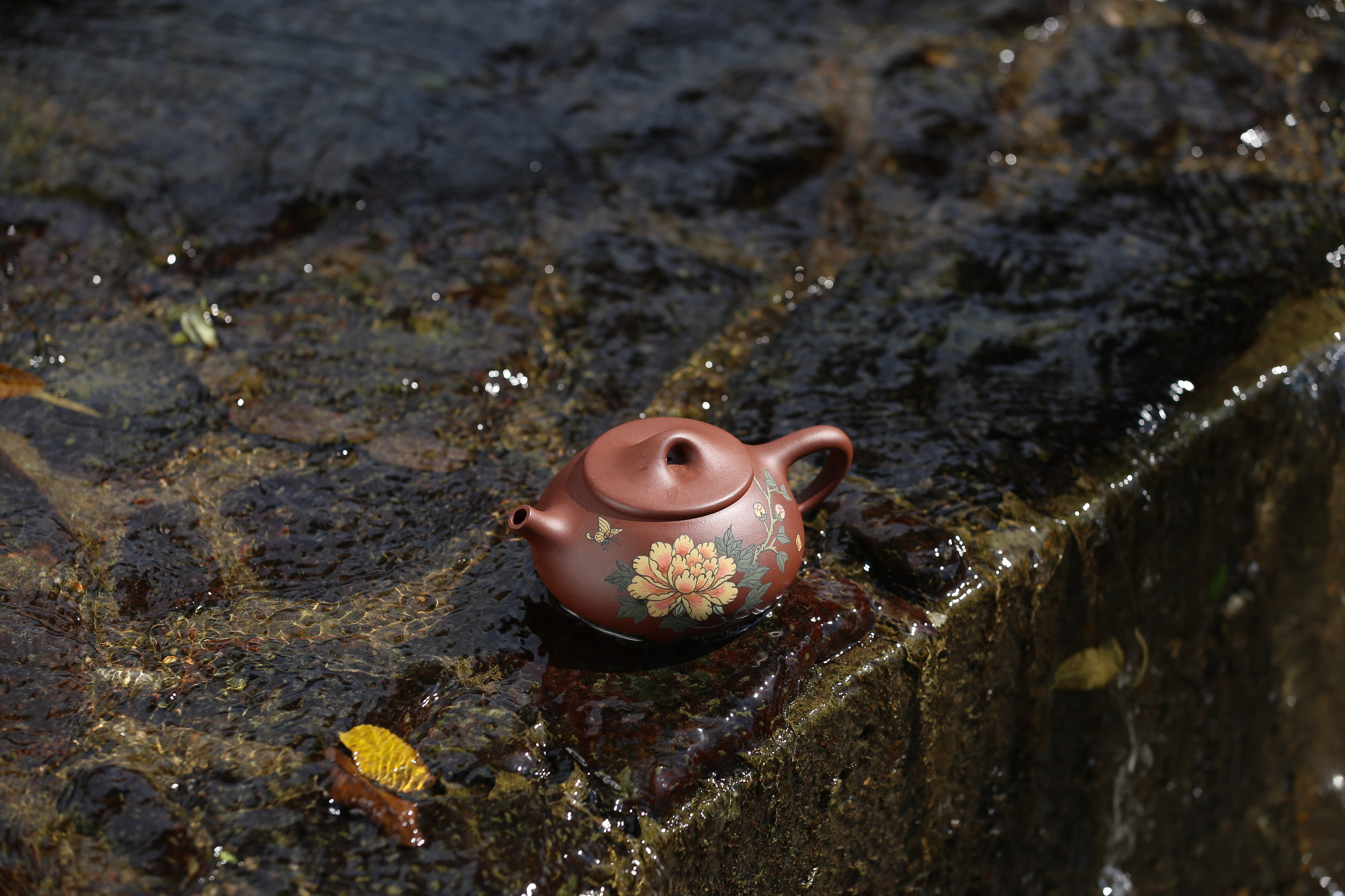 壶盖打碎了怎么补救,壶盖磕坏如何修复