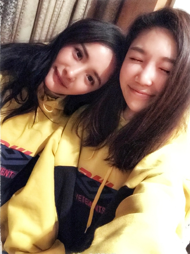 杨幂教你早春穿搭时髦卫衣正当时,杨幂gucci粉色卫衣