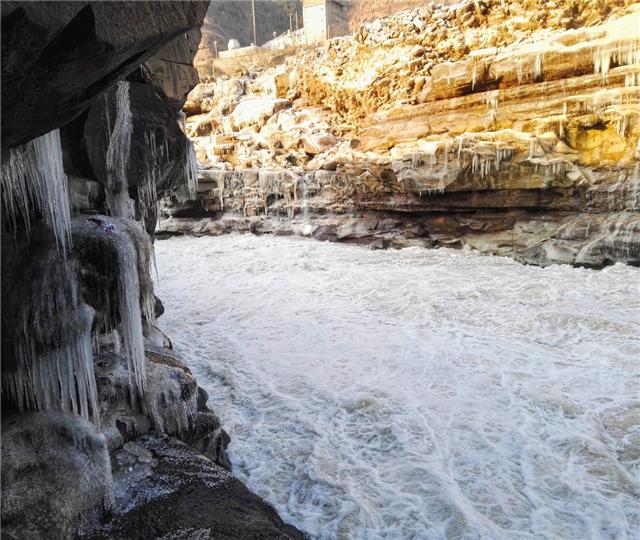 壶口瀑布奔腾不息的黄河水,气吞山河壶口瀑布冰河解冻