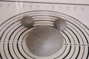 宝宝辅食黑芝麻面包,在家做宝宝面包