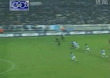 齐达内罗纳尔多vs梅西c罗,铲过梅西c罗的人