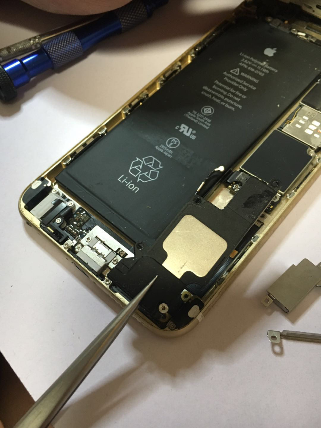 苹果更换扬声器多少钱,苹果12听筒扬声器更换