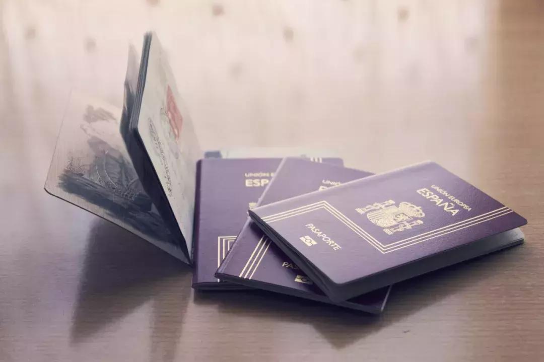 护照上有拒签记录换新护照,被拒签之后换新护照就行了