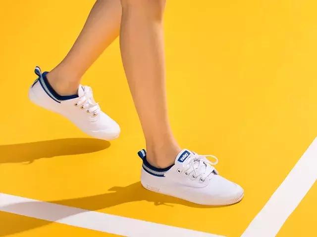 澳洲的国宝级小白鞋，明星、超模人手一双