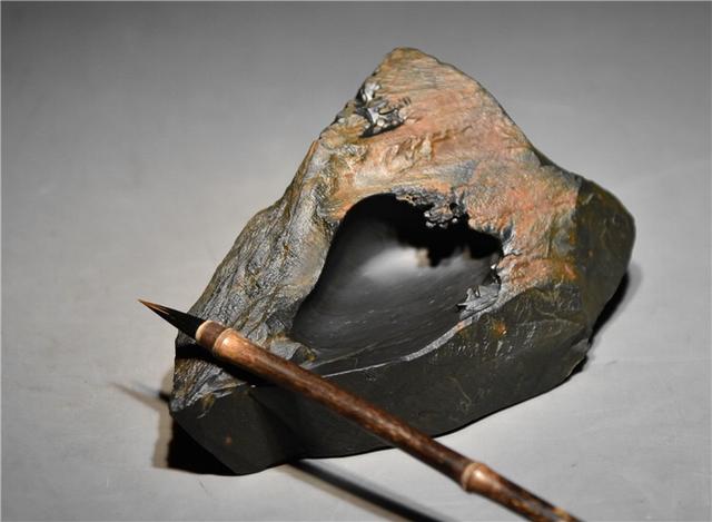 撕去十层甲，扫出数斗尘，人到中年一声吼，该出手时就出手