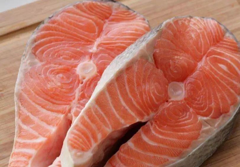 狗狗除了吃狗粮还能吃哪些肉,狗狗到底能不能吃熟骨头