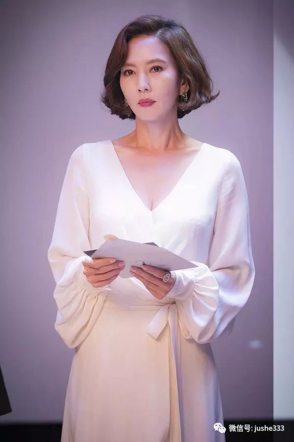 揭秘今冬最新流行的时尚品牌 (最受年轻人欢迎的快时尚品牌)