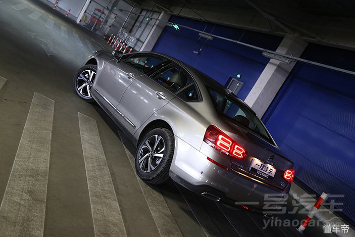 2017款雪铁龙c5自动豪华版试驾,2017雪铁龙天逸c5时尚型试驾