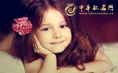 姓丁的女孩文雅的大气好听的名字,张姓罕见好听文雅有深意的名字