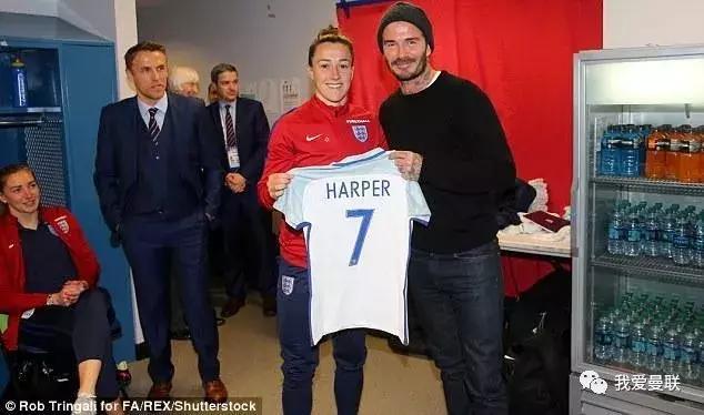 曼联官宣青训小将离队,曼联宣布签下德里赫特